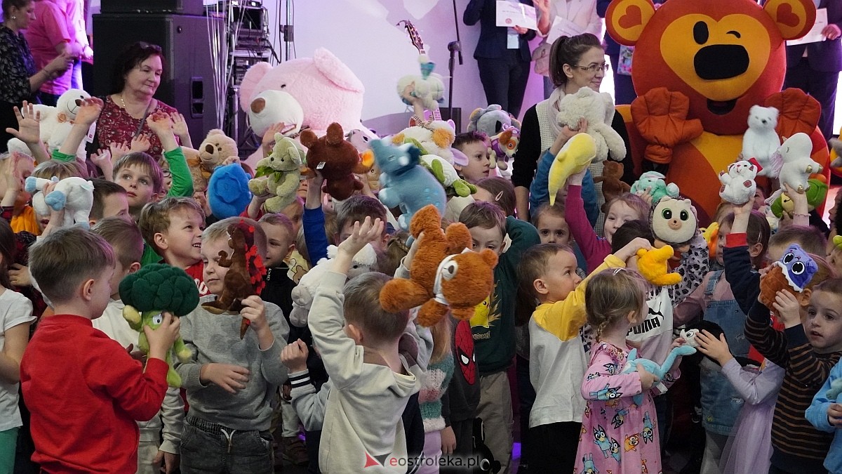 Finał akcji Misie z mmiłością w hali im. Arkadiusza Gołasia w Ostrołęce [13.03.2025] - zdjęcie #45 - eOstroleka.pl