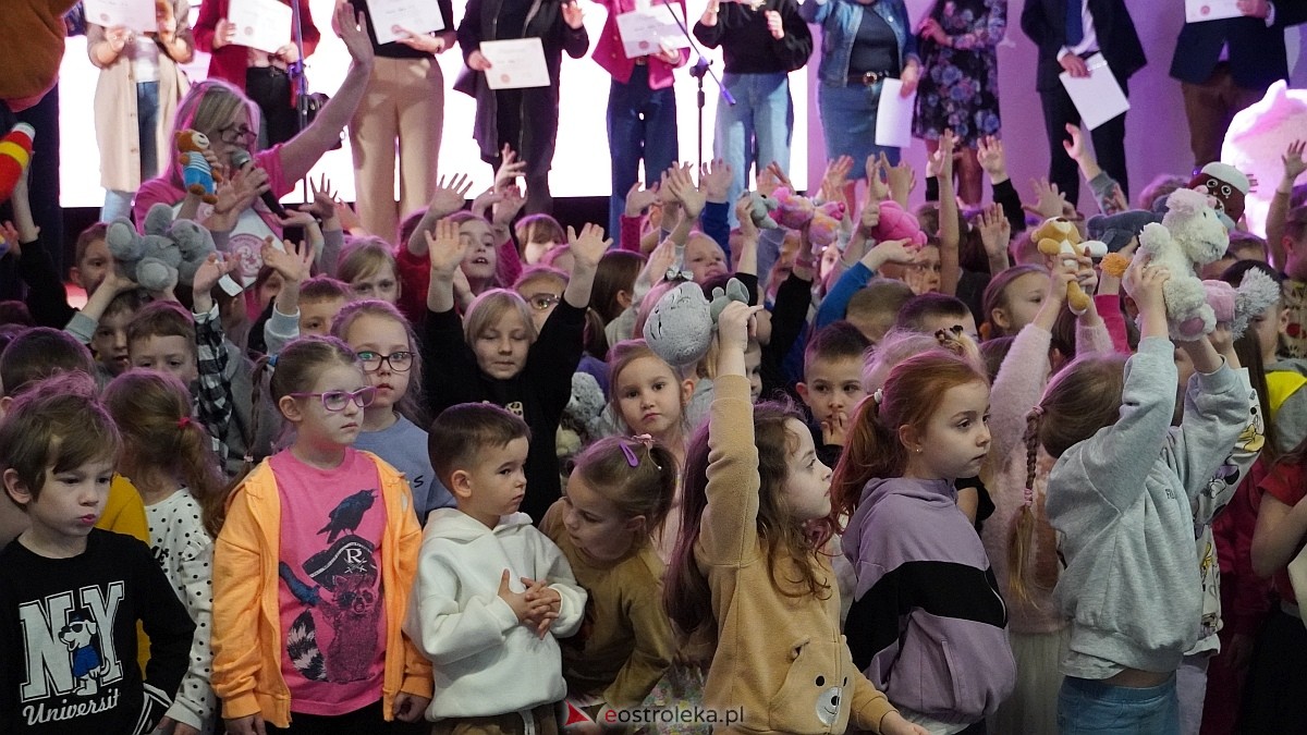 Finał akcji Misie z mmiłością w hali im. Arkadiusza Gołasia w Ostrołęce [13.03.2025] - zdjęcie #42 - eOstroleka.pl