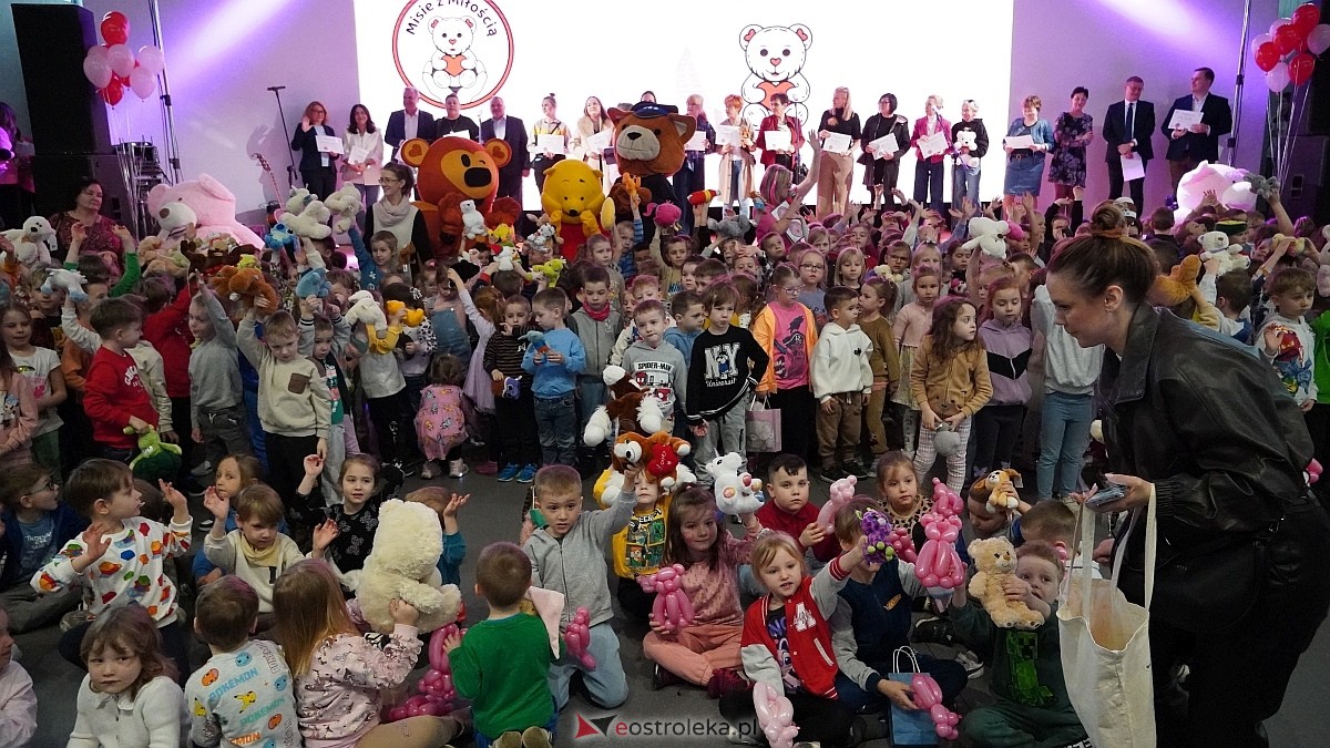 Finał akcji Misie z mmiłością w hali im. Arkadiusza Gołasia w Ostrołęce [13.03.2025] - zdjęcie #41 - eOstroleka.pl
