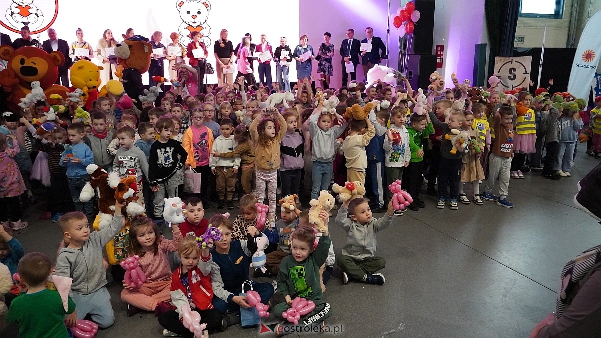 Finał akcji Misie z mmiłością w hali im. Arkadiusza Gołasia w Ostrołęce [13.03.2025] - zdjęcie #40 - eOstroleka.pl