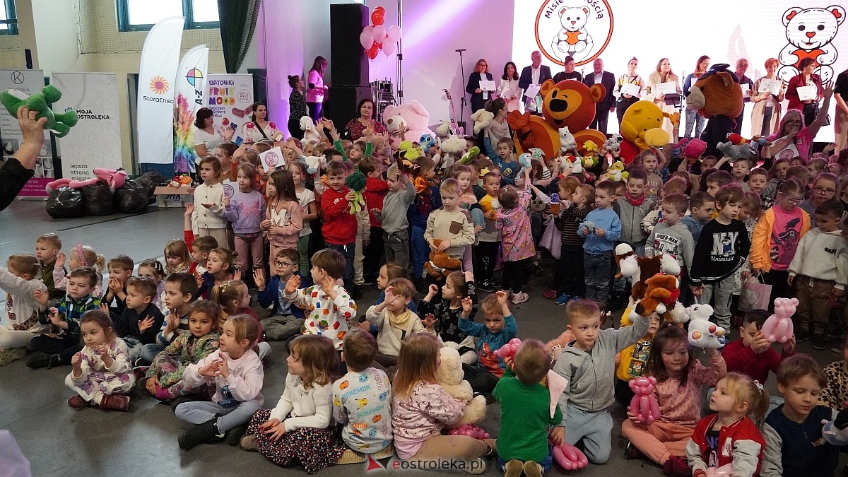 Finał akcji Misie z mmiłością w hali im. Arkadiusza Gołasia w Ostrołęce [13.03.2025] - zdjęcie #38 - eOstroleka.pl