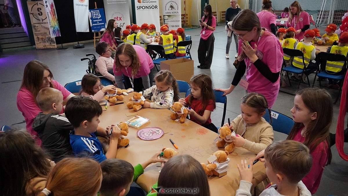 Finał akcji Misie z mmiłością w hali im. Arkadiusza Gołasia w Ostrołęce [13.03.2025] - zdjęcie #37 - eOstroleka.pl