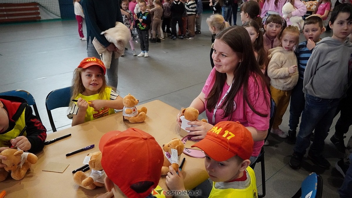 Finał akcji Misie z mmiłością w hali im. Arkadiusza Gołasia w Ostrołęce [13.03.2025] - zdjęcie #32 - eOstroleka.pl