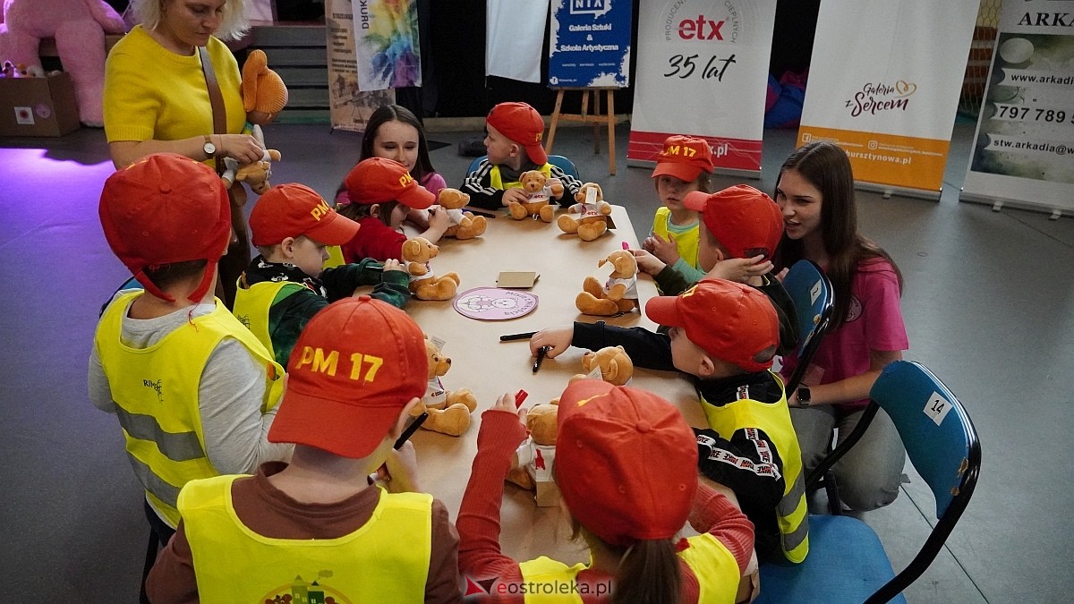 Finał akcji Misie z mmiłością w hali im. Arkadiusza Gołasia w Ostrołęce [13.03.2025] - zdjęcie #30 - eOstroleka.pl