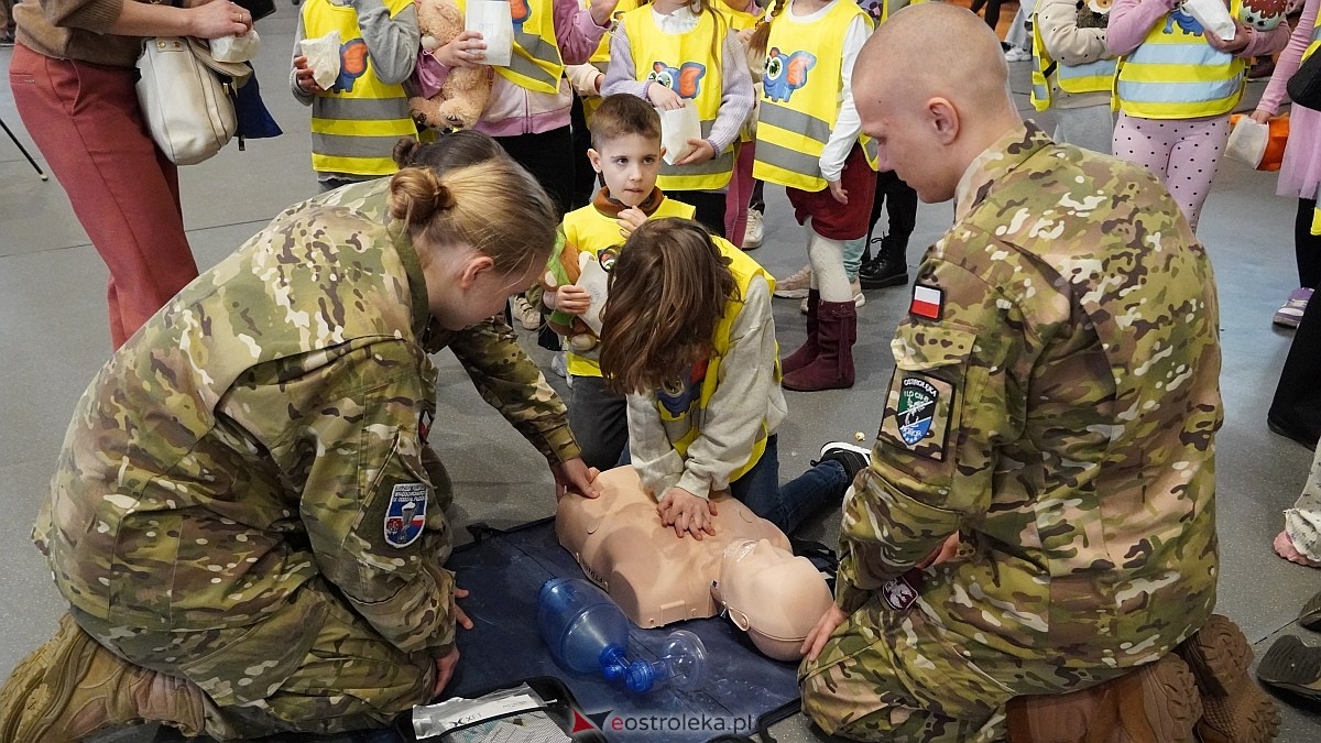 Finał akcji Misie z mmiłością w hali im. Arkadiusza Gołasia w Ostrołęce [13.03.2025] - zdjęcie #18 - eOstroleka.pl