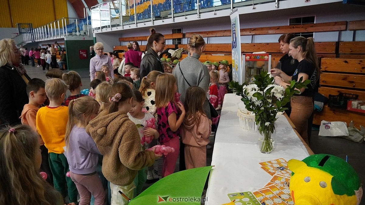 Finał akcji Misie z mmiłością w hali im. Arkadiusza Gołasia w Ostrołęce [13.03.2025] - zdjęcie #17 - eOstroleka.pl