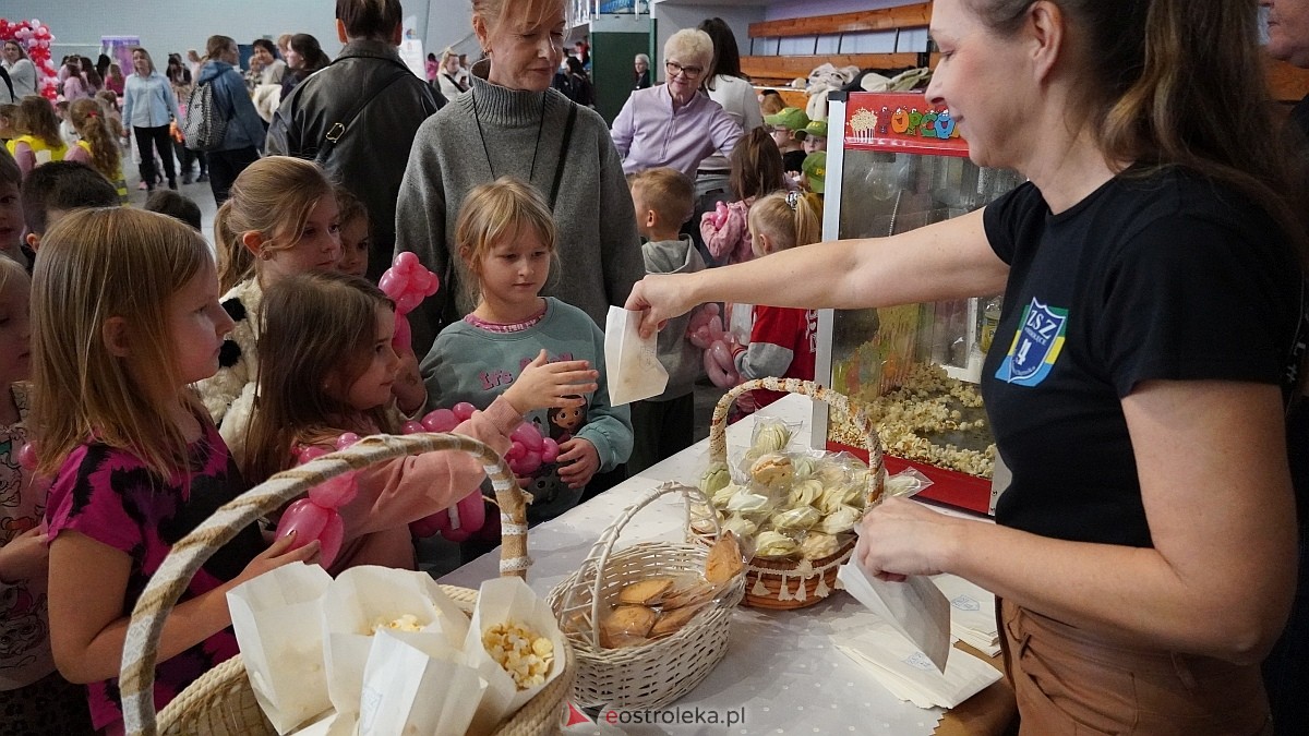 Finał akcji Misie z mmiłością w hali im. Arkadiusza Gołasia w Ostrołęce [13.03.2025] - zdjęcie #16 - eOstroleka.pl