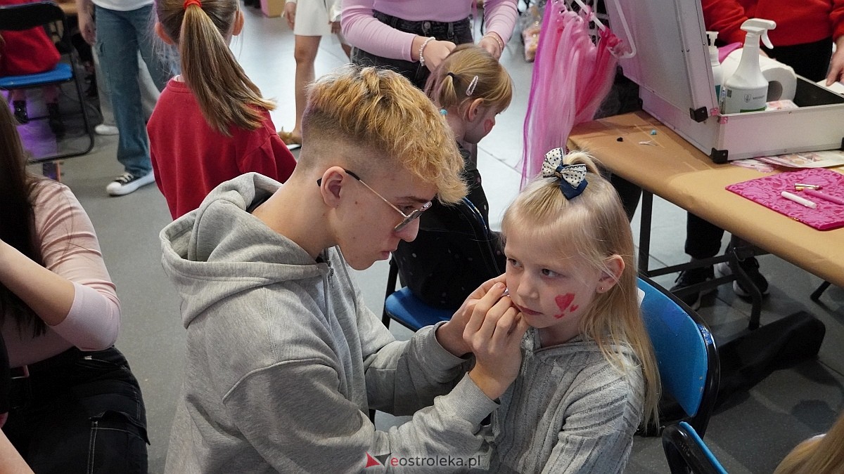 Finał akcji Misie z mmiłością w hali im. Arkadiusza Gołasia w Ostrołęce [13.03.2025] - zdjęcie #12 - eOstroleka.pl