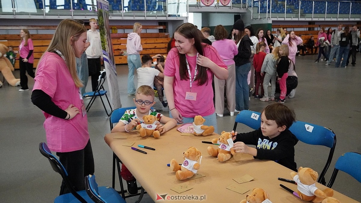 Finał akcji Misie z mmiłością w hali im. Arkadiusza Gołasia w Ostrołęce [13.03.2025] - zdjęcie #5 - eOstroleka.pl