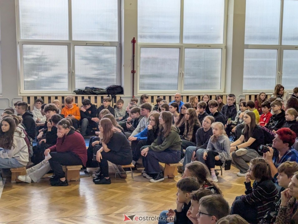 Spotkanie z Joanną Jędrzejczyk w SP nr 1 [13.03.2025] - zdjęcie #62 - eOstroleka.pl