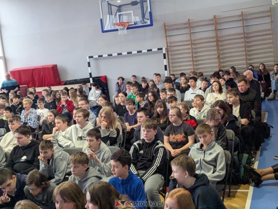 Spotkanie z Joanną Jędrzejczyk w SP nr 1 [13.03.2025] - zdjęcie #56 - eOstroleka.pl