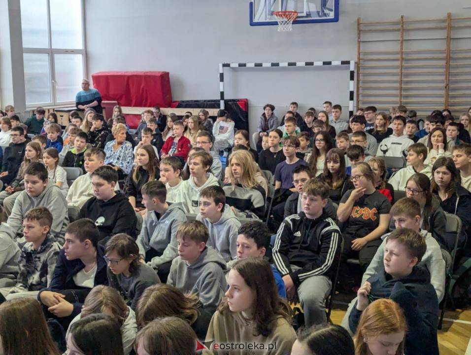 Spotkanie z Joanną Jędrzejczyk w SP nr 1 [13.03.2025] - zdjęcie #55 - eOstroleka.pl