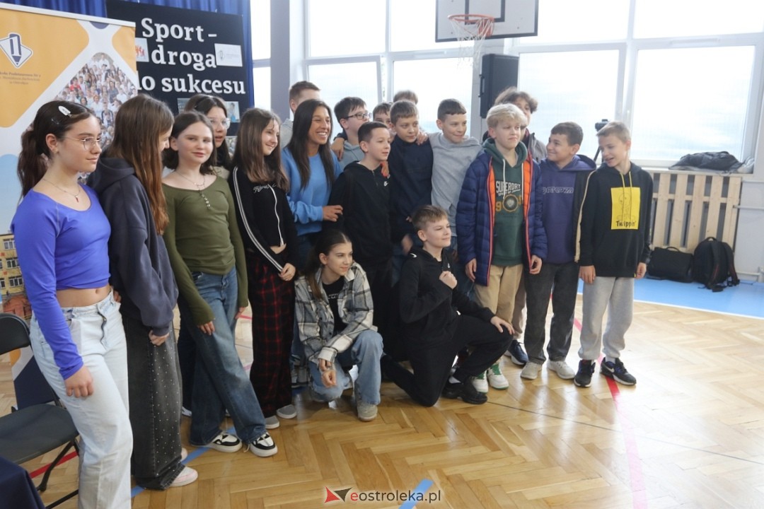 Spotkanie z Joanną Jędrzejczyk w SP nr 1 [13.03.2025] - zdjęcie #54 - eOstroleka.pl