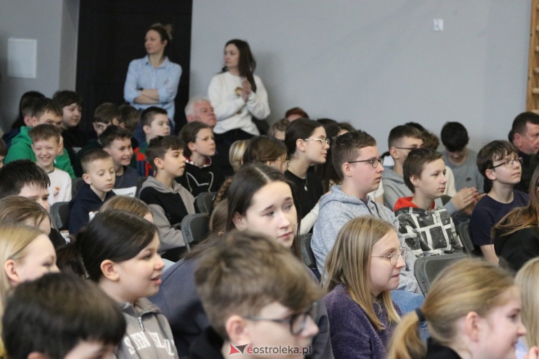 Spotkanie z Joanną Jędrzejczyk w SP nr 1 [13.03.2025] - zdjęcie #48 - eOstroleka.pl