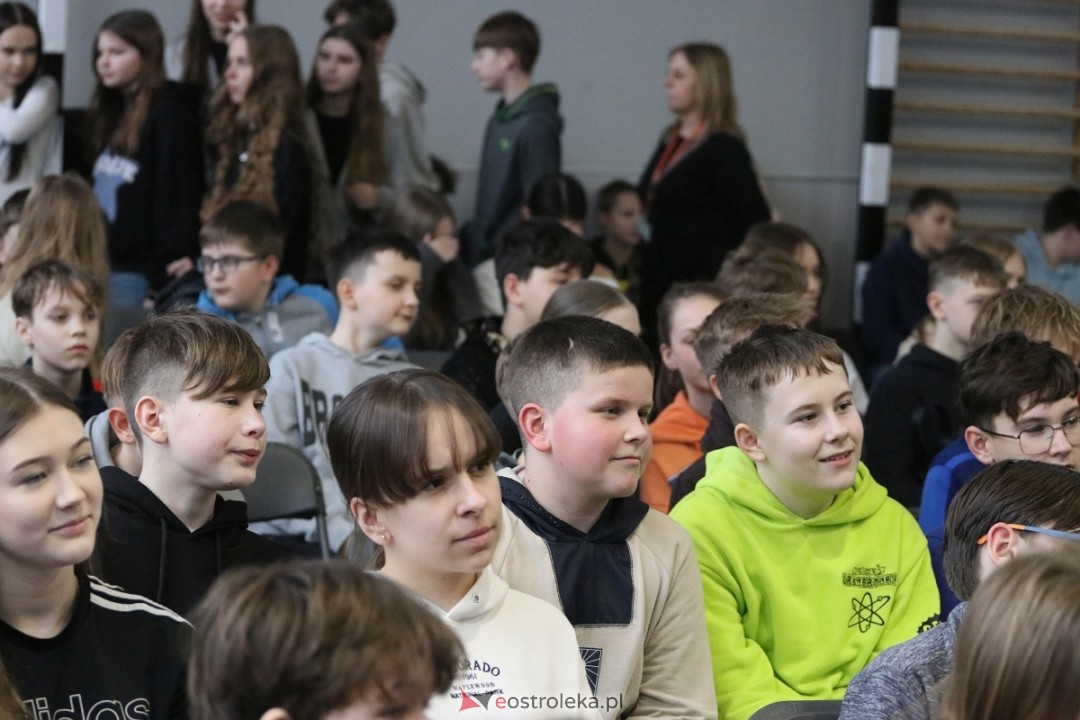 Spotkanie z Joanną Jędrzejczyk w SP nr 1 [13.03.2025] - zdjęcie #47 - eOstroleka.pl