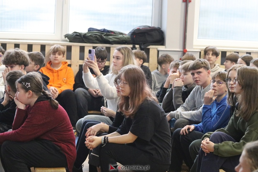 Spotkanie z Joanną Jędrzejczyk w SP nr 1 [13.03.2025] - zdjęcie #40 - eOstroleka.pl