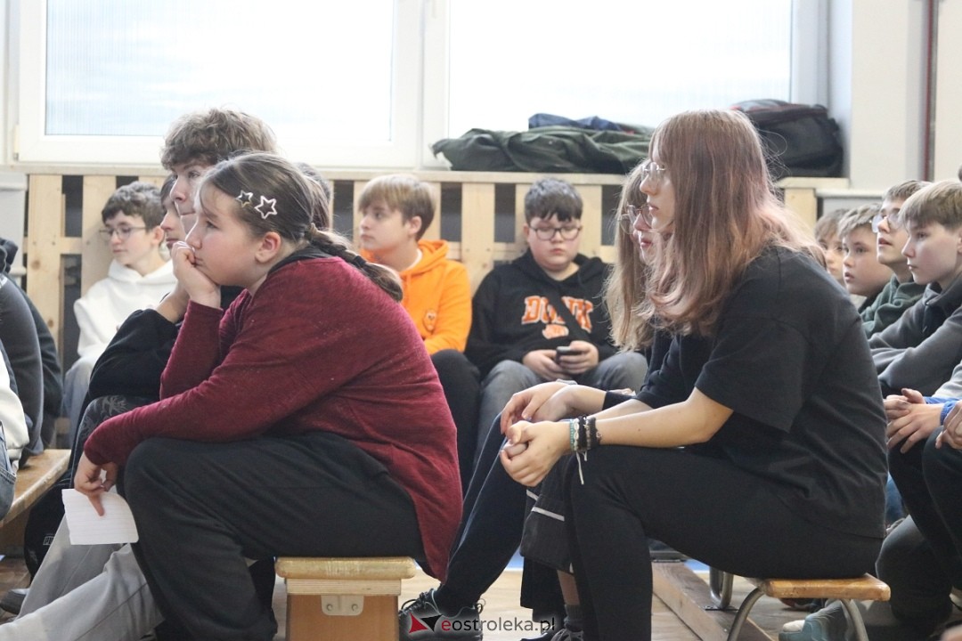 Spotkanie z Joanną Jędrzejczyk w SP nr 1 [13.03.2025] - zdjęcie #32 - eOstroleka.pl