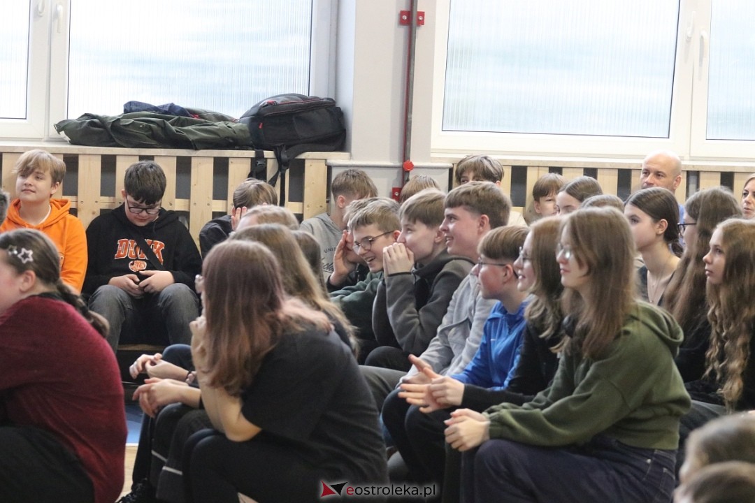Spotkanie z Joanną Jędrzejczyk w SP nr 1 [13.03.2025] - zdjęcie #30 - eOstroleka.pl