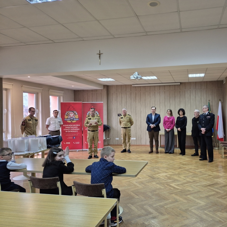 Powiatowe eliminacje XLVII Ogólnopolskiego Turnieju Wiedzy Pożarniczej pod hasłem „Młodzież Zapobiega Pożarom” [13.03.2025] - zdjęcie #4 - eOstroleka.pl