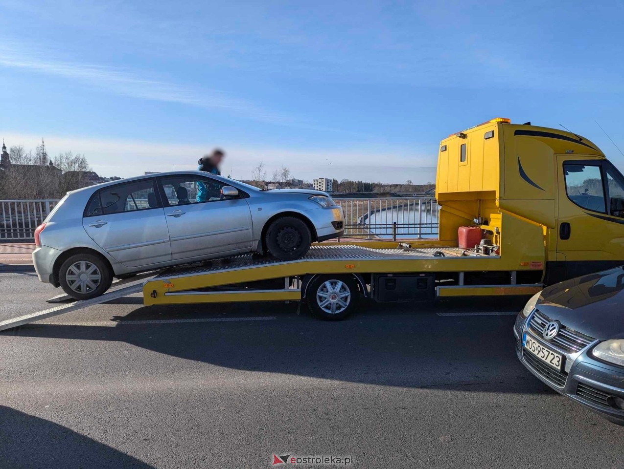 Wypadek na moście im. Wyszyńskiego w Ostrołęce [15.03.2025] - zdjęcie #9 - eOstroleka.pl