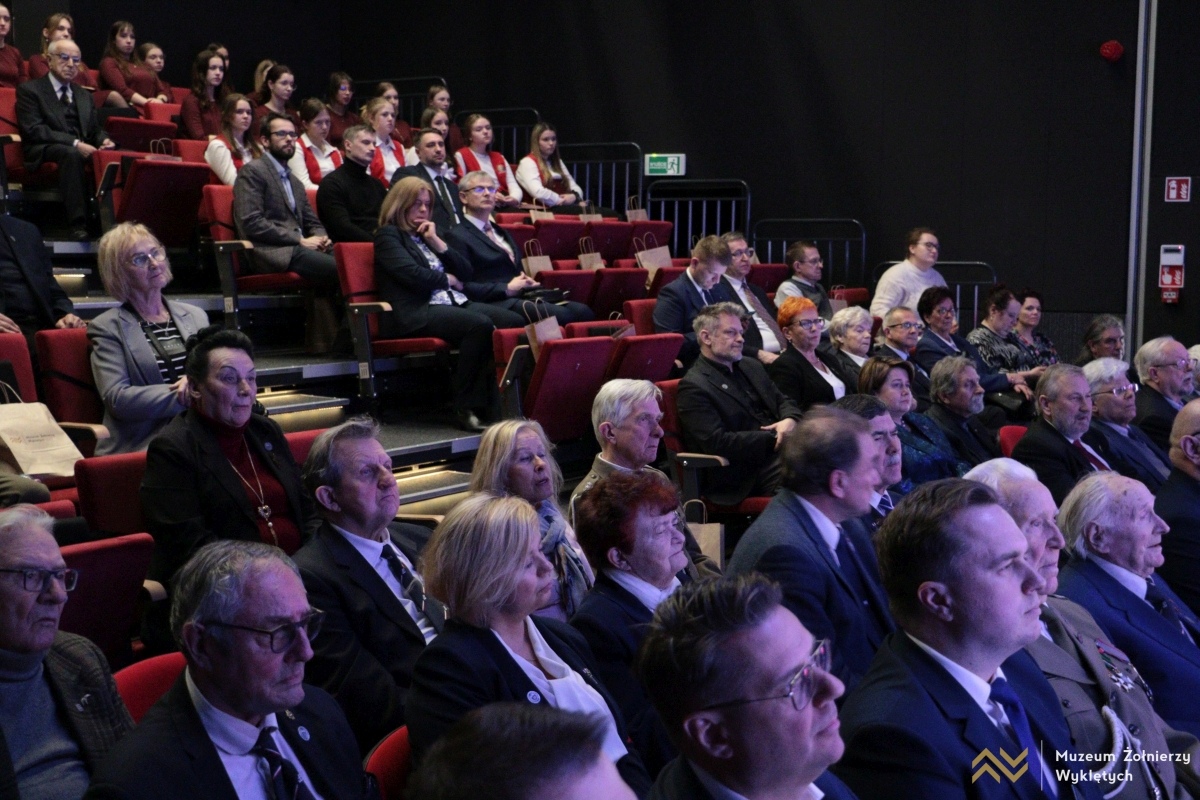 Gala z okazji 35-lecia ŚZŻAK w Muzeum Żołnierzy Wyklętych [14.03.2025] - zdjęcie #31 - eOstroleka.pl