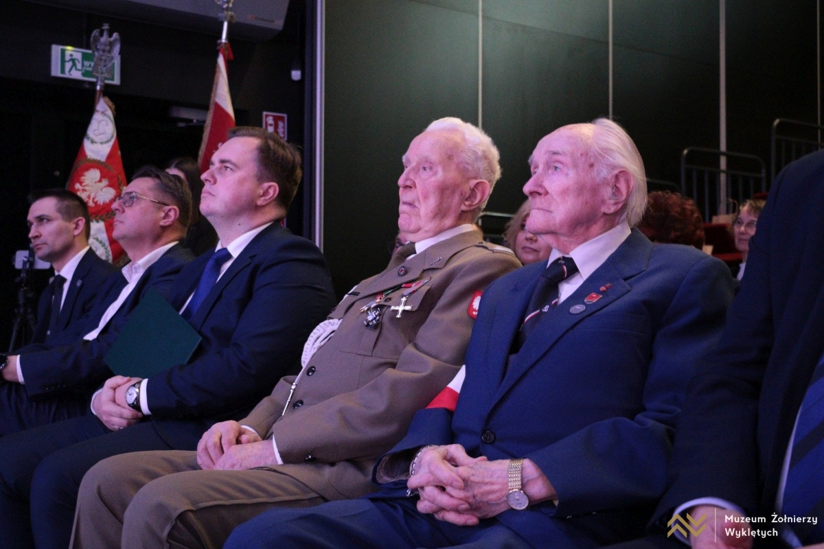 Gala z okazji 35-lecia ŚZŻAK w Muzeum Żołnierzy Wyklętych [14.03.2025] - zdjęcie #29 - eOstroleka.pl