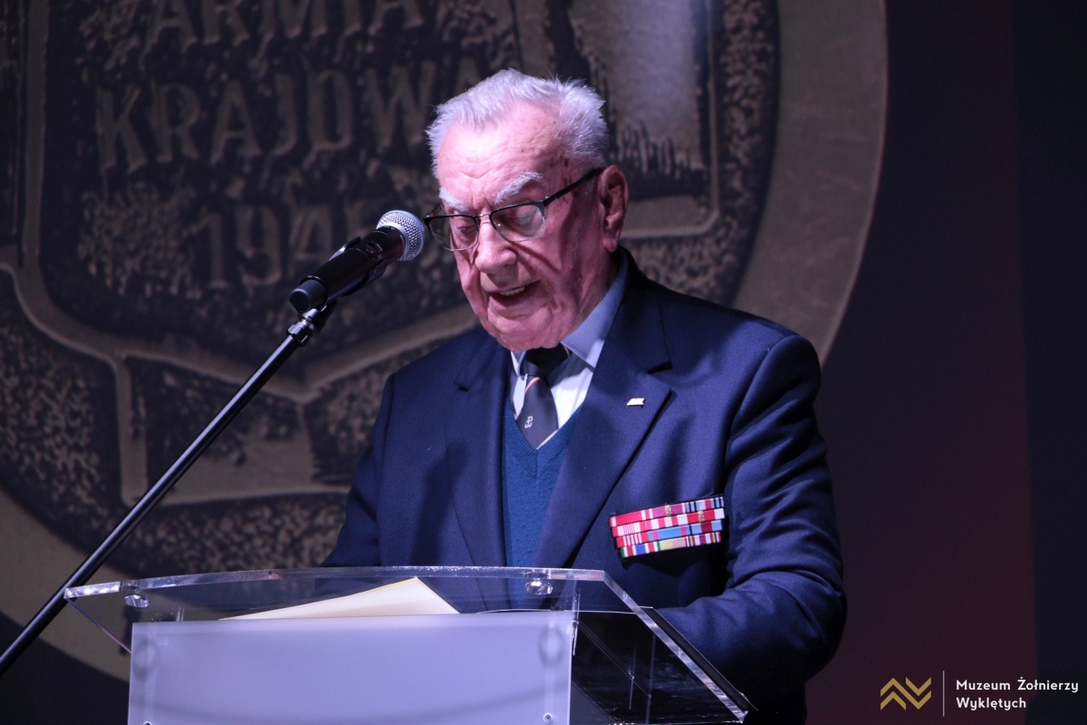 Gala z okazji 35-lecia ŚZŻAK w Muzeum Żołnierzy Wyklętych [14.03.2025] - zdjęcie #26 - eOstroleka.pl