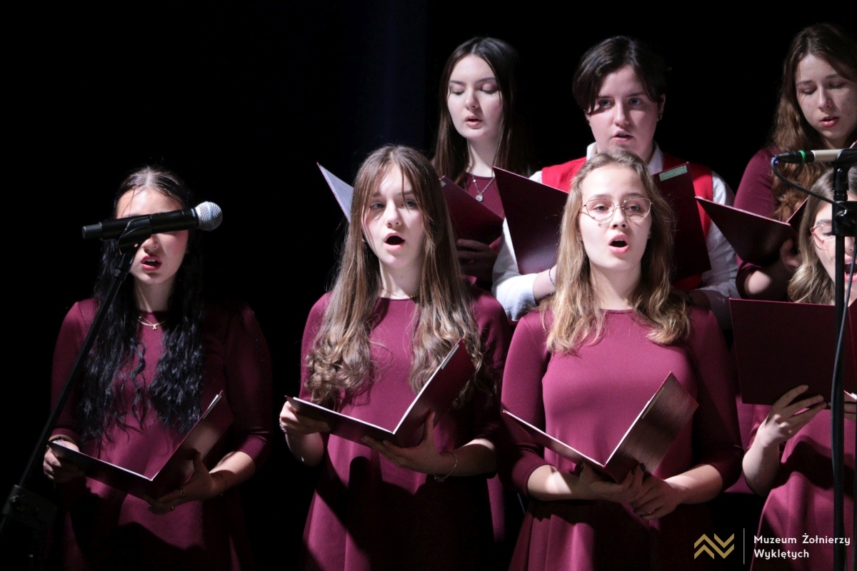 Gala z okazji 35-lecia ŚZŻAK w Muzeum Żołnierzy Wyklętych [14.03.2025] - zdjęcie #24 - eOstroleka.pl