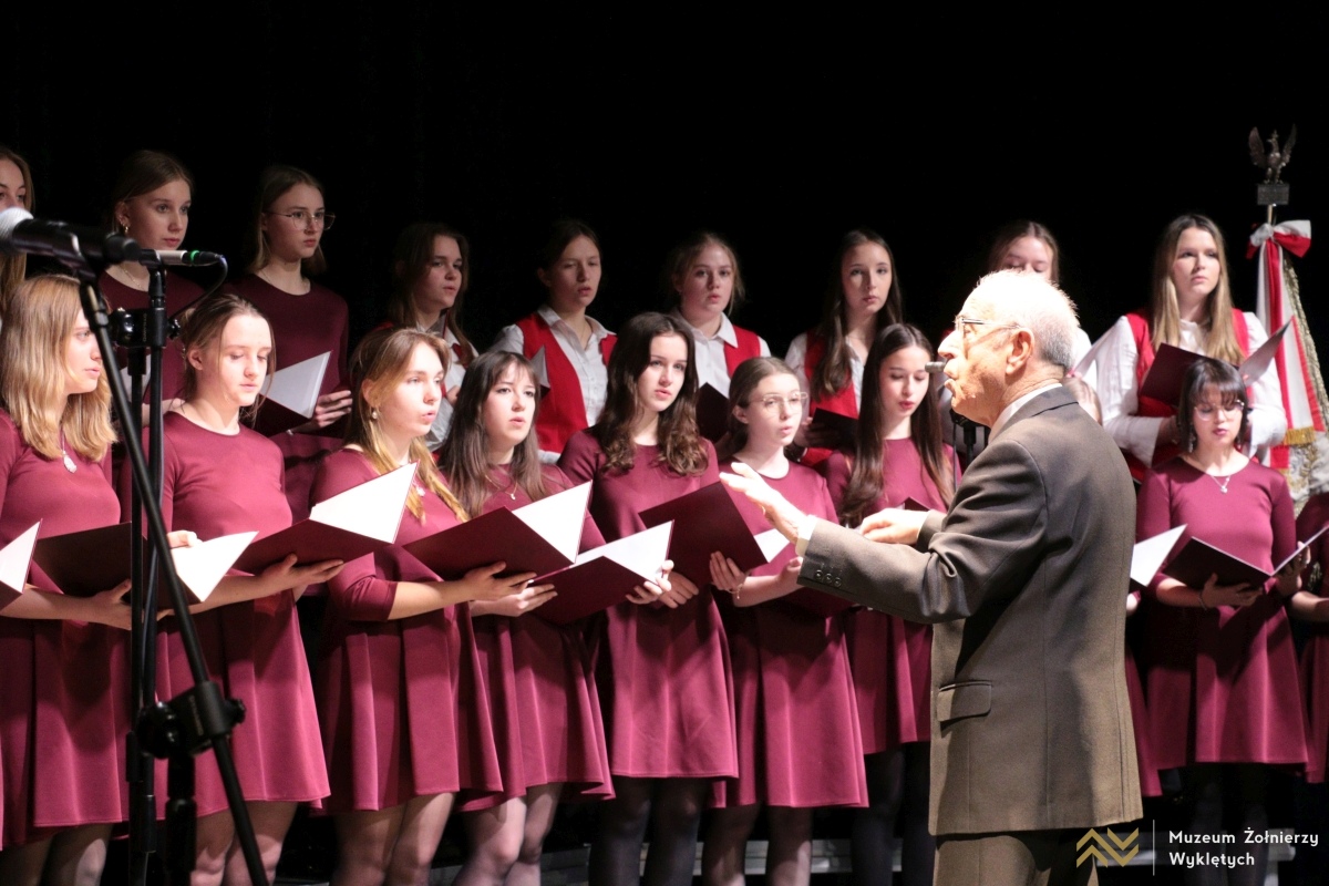 Gala z okazji 35-lecia ŚZŻAK w Muzeum Żołnierzy Wyklętych [14.03.2025] - zdjęcie #23 - eOstroleka.pl
