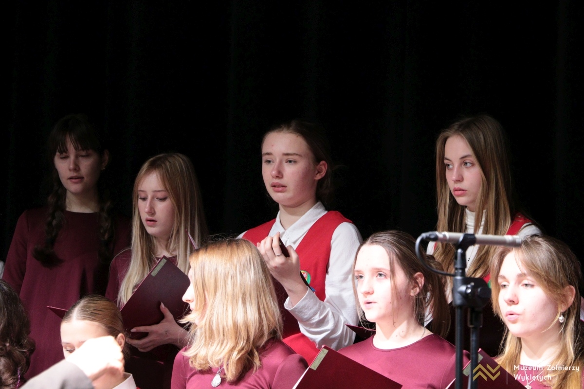 Gala z okazji 35-lecia ŚZŻAK w Muzeum Żołnierzy Wyklętych [14.03.2025] - zdjęcie #21 - eOstroleka.pl