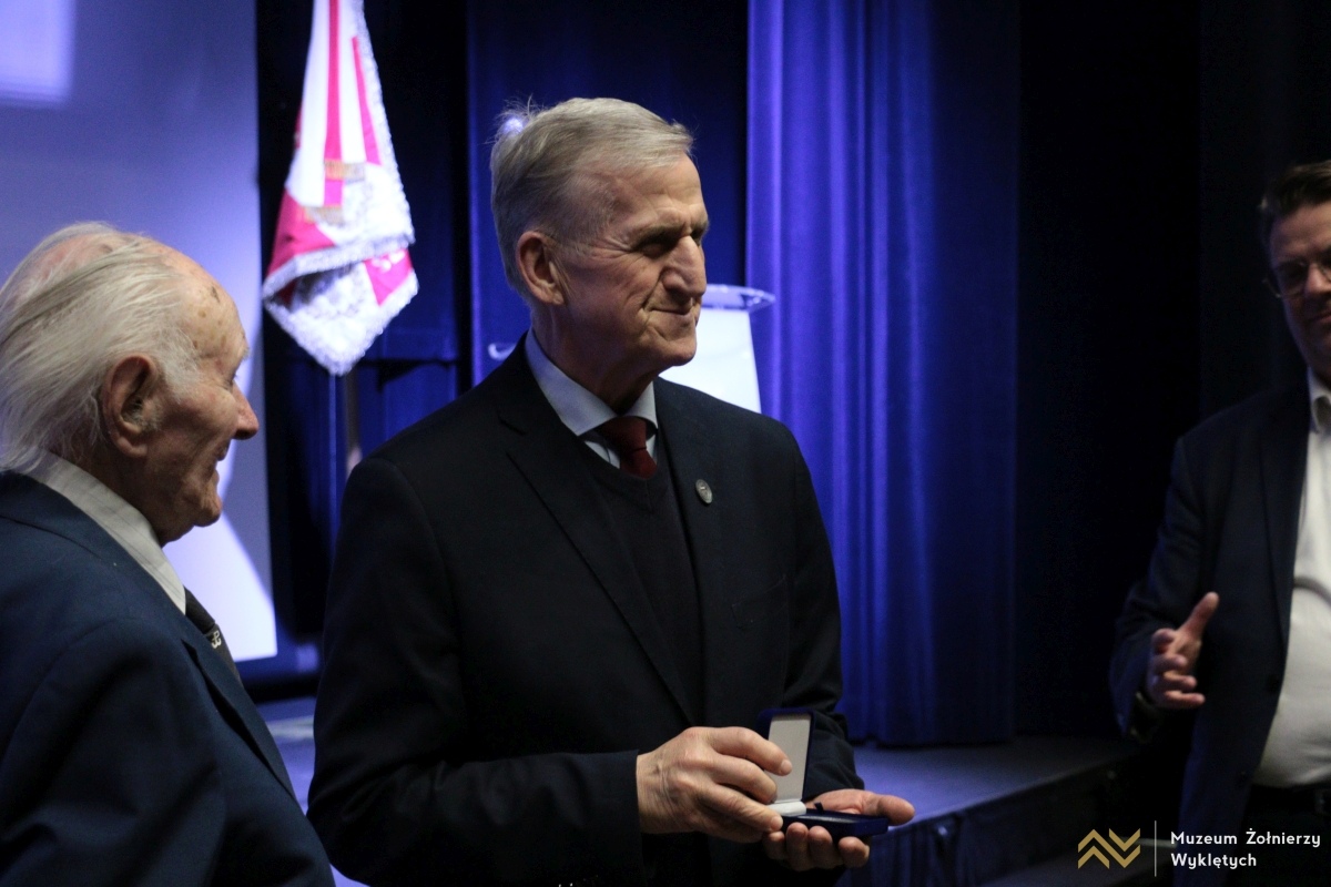 Gala z okazji 35-lecia ŚZŻAK w Muzeum Żołnierzy Wyklętych [14.03.2025] - zdjęcie #16 - eOstroleka.pl