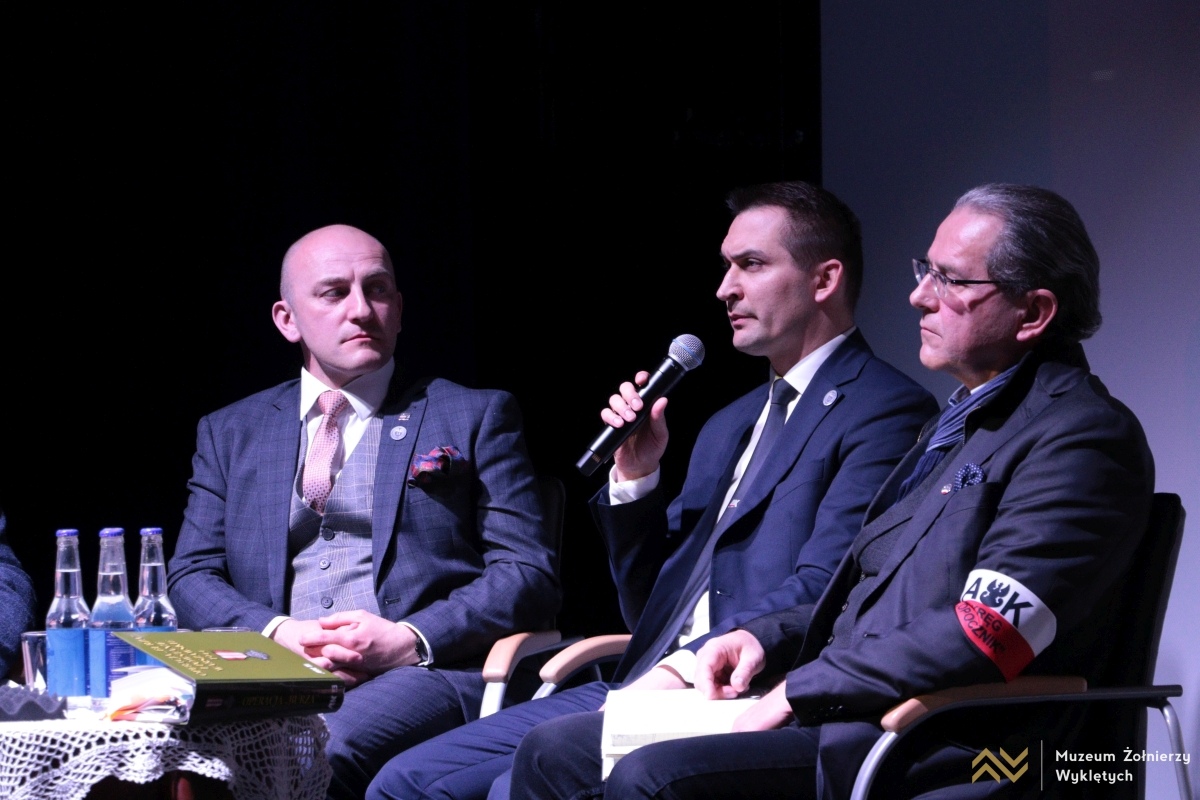 Gala z okazji 35-lecia ŚZŻAK w Muzeum Żołnierzy Wyklętych [14.03.2025] - zdjęcie #6 - eOstroleka.pl