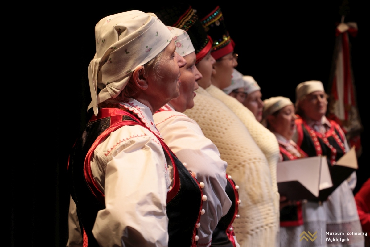 Gala z okazji 35-lecia ŚZŻAK w Muzeum Żołnierzy Wyklętych [14.03.2025] - zdjęcie #5 - eOstroleka.pl