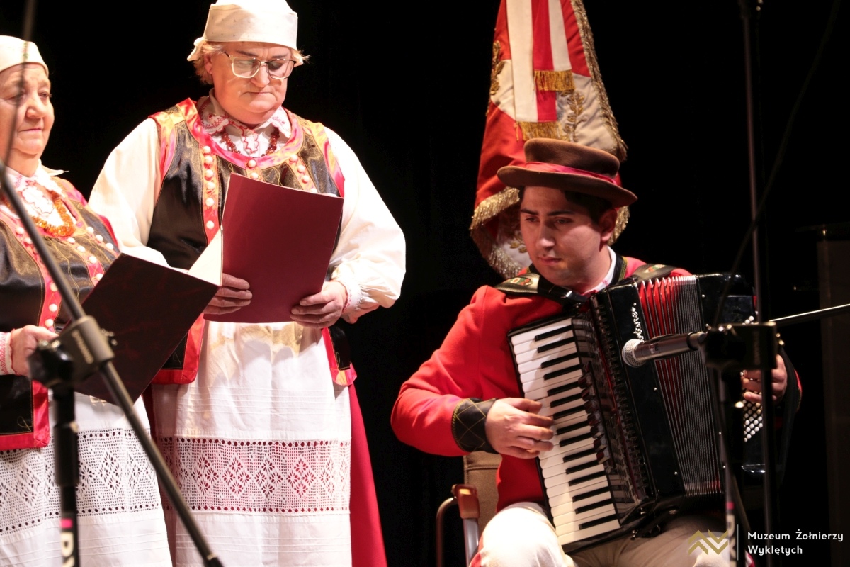 Gala z okazji 35-lecia ŚZŻAK w Muzeum Żołnierzy Wyklętych [14.03.2025] - zdjęcie #4 - eOstroleka.pl