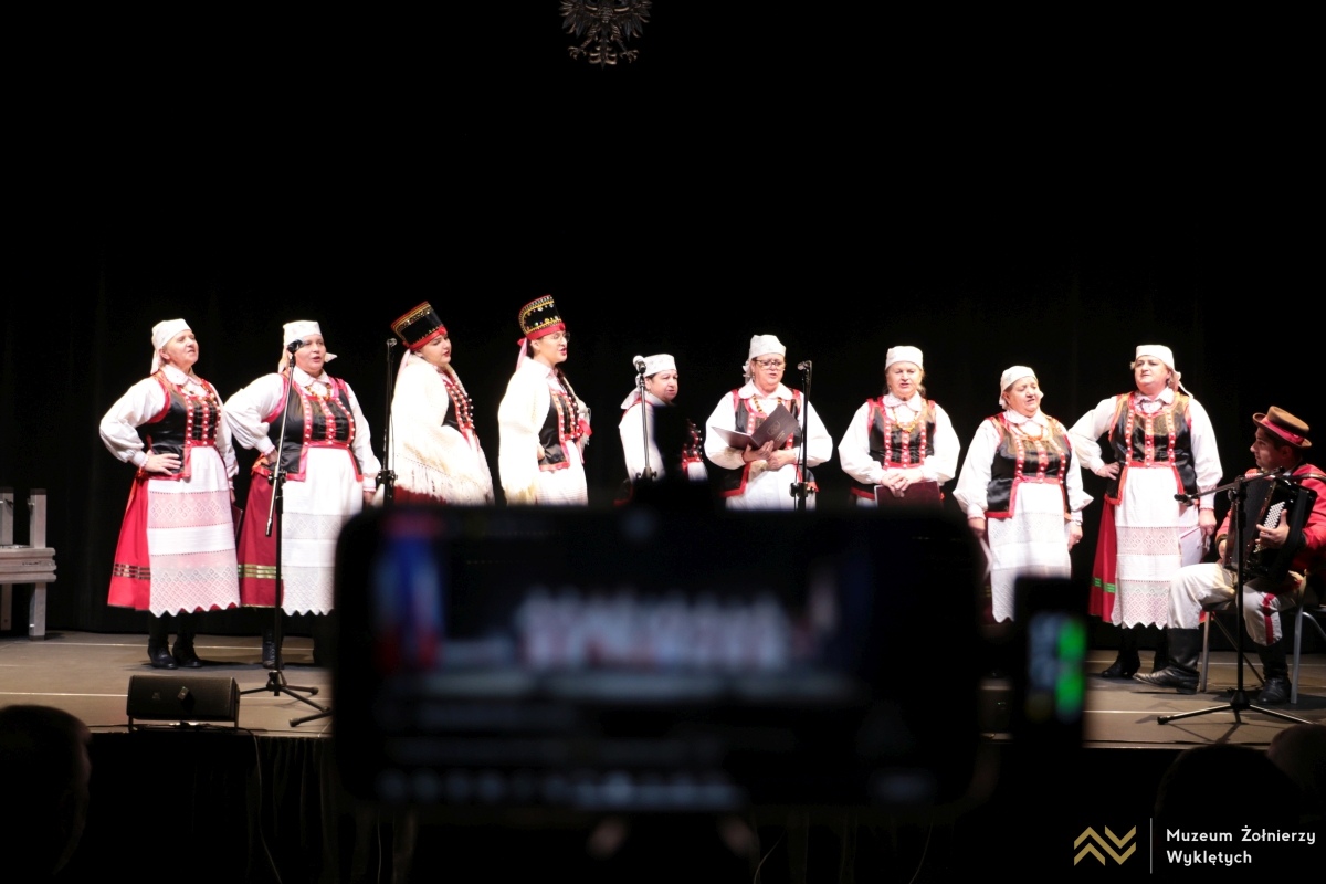 Gala z okazji 35-lecia ŚZŻAK w Muzeum Żołnierzy Wyklętych [14.03.2025] - zdjęcie #39 - eOstroleka.pl