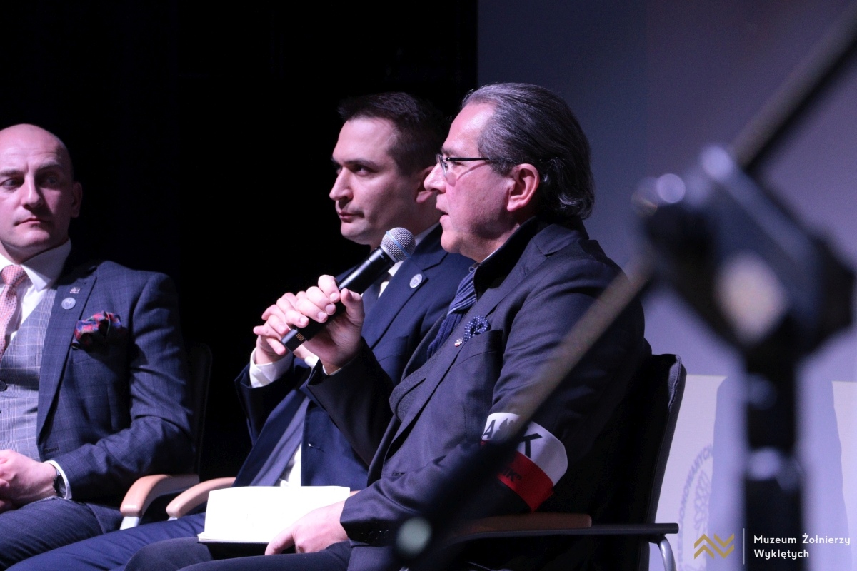 Gala z okazji 35-lecia ŚZŻAK w Muzeum Żołnierzy Wyklętych [14.03.2025] - zdjęcie #37 - eOstroleka.pl