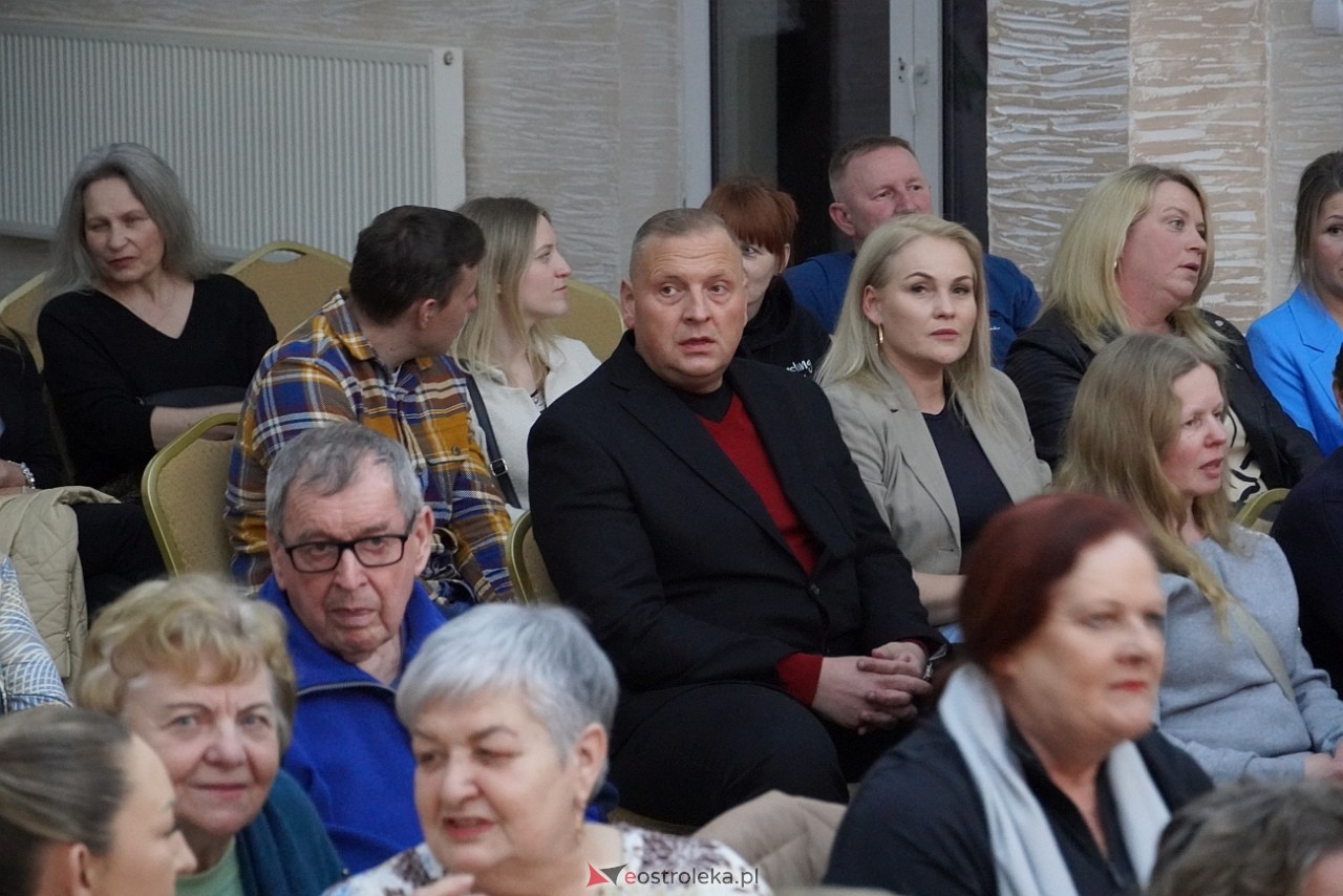Koncert Krisu z okazji Dnia Kobiet w Czerwinie [15.03.2025] - zdjęcie #41 - eOstroleka.pl