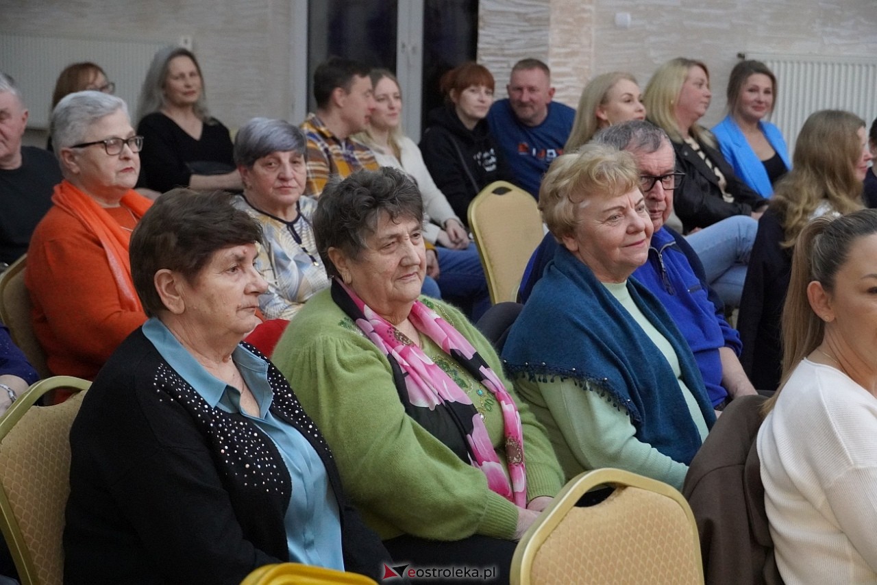 Koncert Krisu z okazji Dnia Kobiet w Czerwinie [15.03.2025] - zdjęcie #35 - eOstroleka.pl