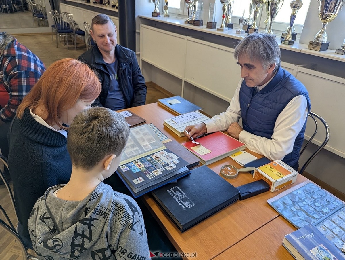Giełda kolekcjonerska w Klubie Lokator [16.03.2025] - zdjęcie #15 - eOstroleka.pl