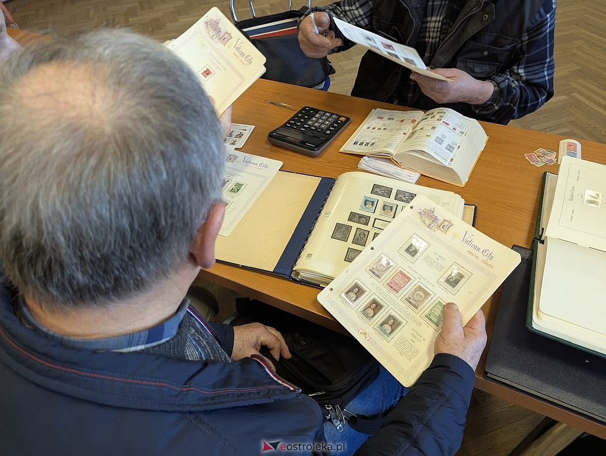 Giełda kolekcjonerska w Klubie Lokator [16.03.2025] - zdjęcie #12 - eOstroleka.pl