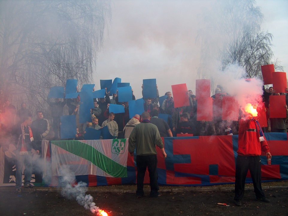 Narew Ostrołęka - Ursus Warszawa [22.11.2003] - zdjęcie #9 - eOstroleka.pl