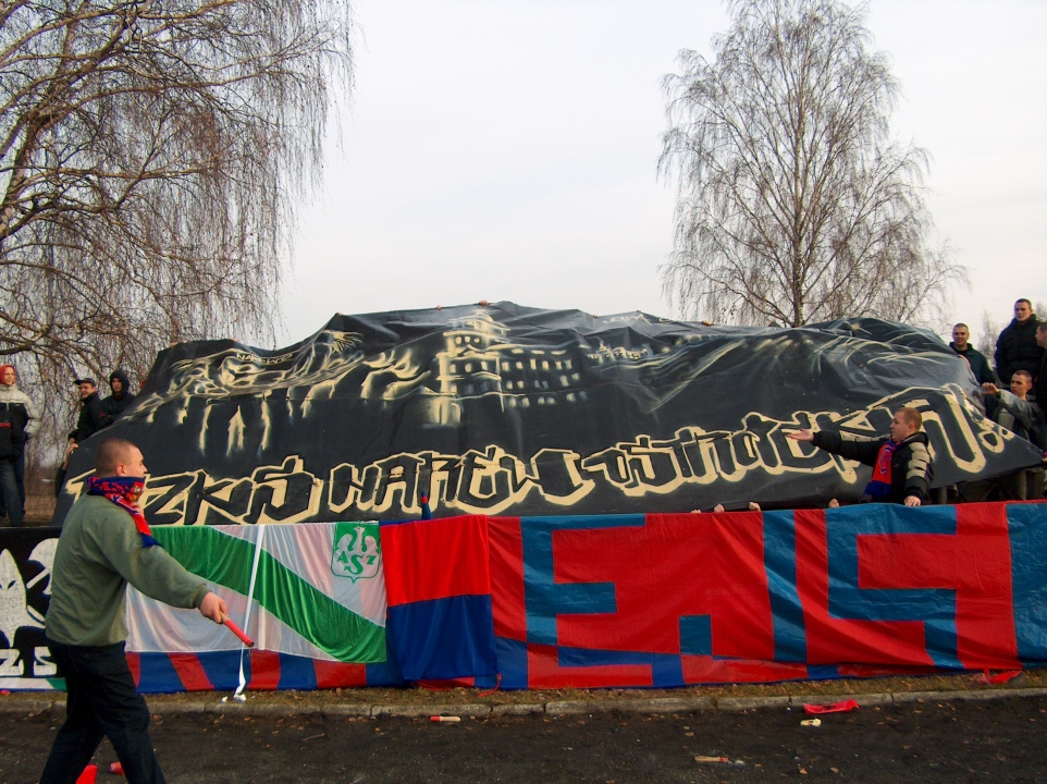 Narew Ostrołęka - Ursus Warszawa [22.11.2003] - zdjęcie #5 - eOstroleka.pl