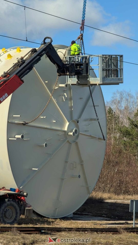 Transport ogromnych zbiornikiów do CCGT w Ostrołece [17.03.2025] - zdjęcie #21 - eOstroleka.pl