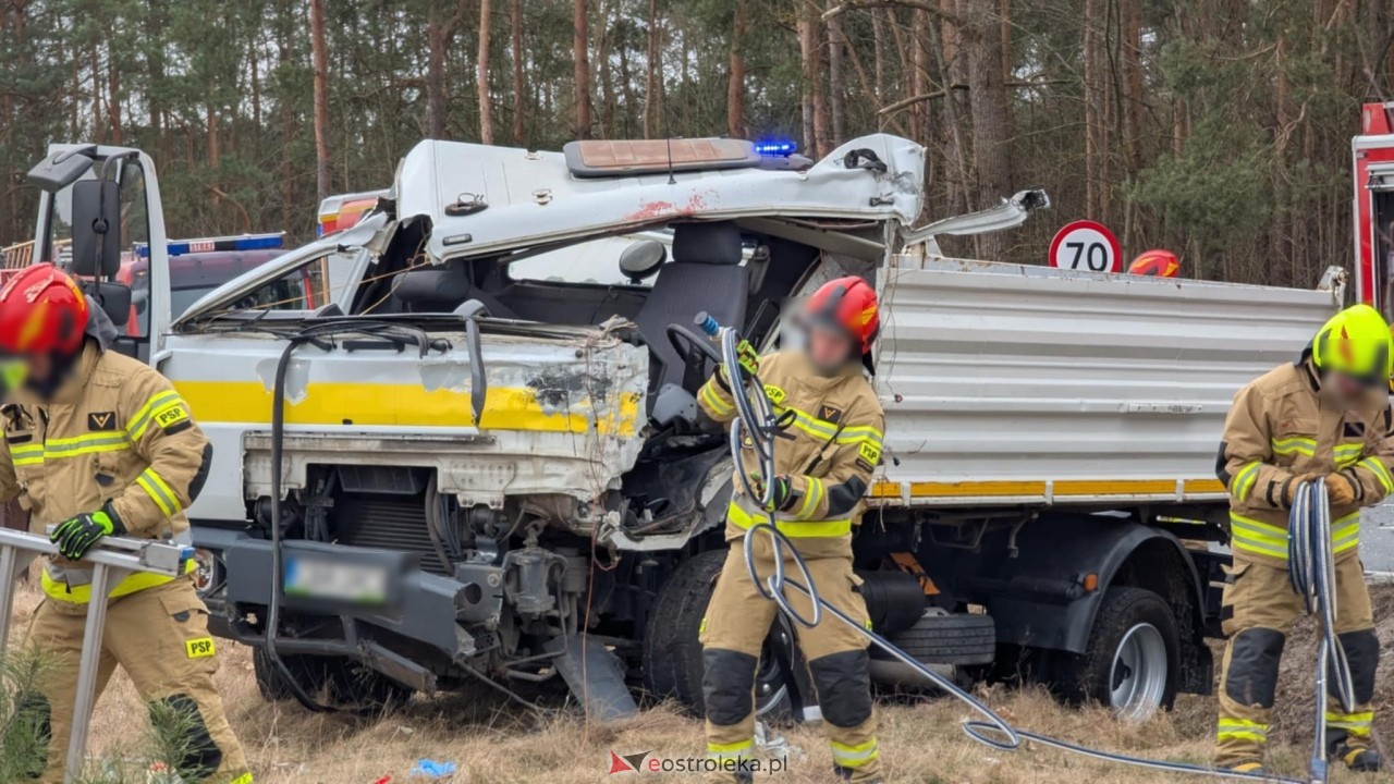 Wypadek w Zabrodziu [18.03.2025] - zdjęcie #34 - eOstroleka.pl
