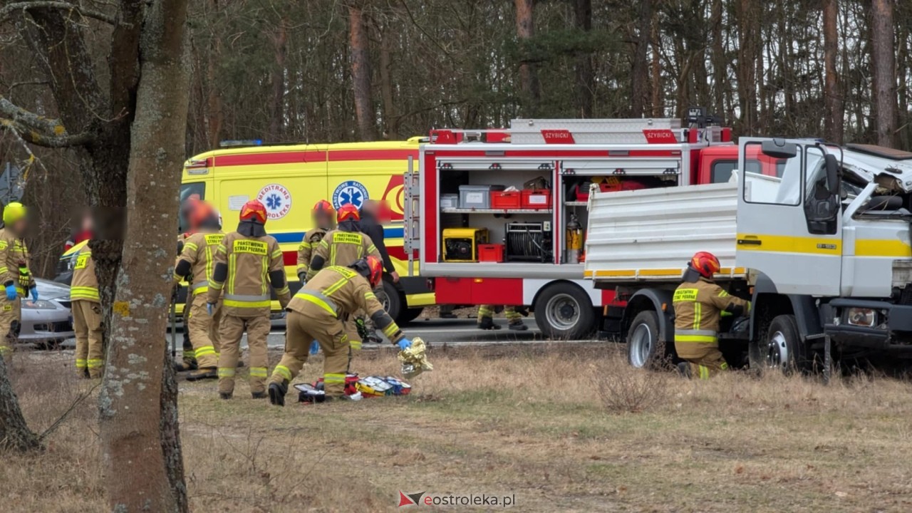 Wypadek w Zabrodziu [18.03.2025] - zdjęcie #40 - eOstroleka.pl