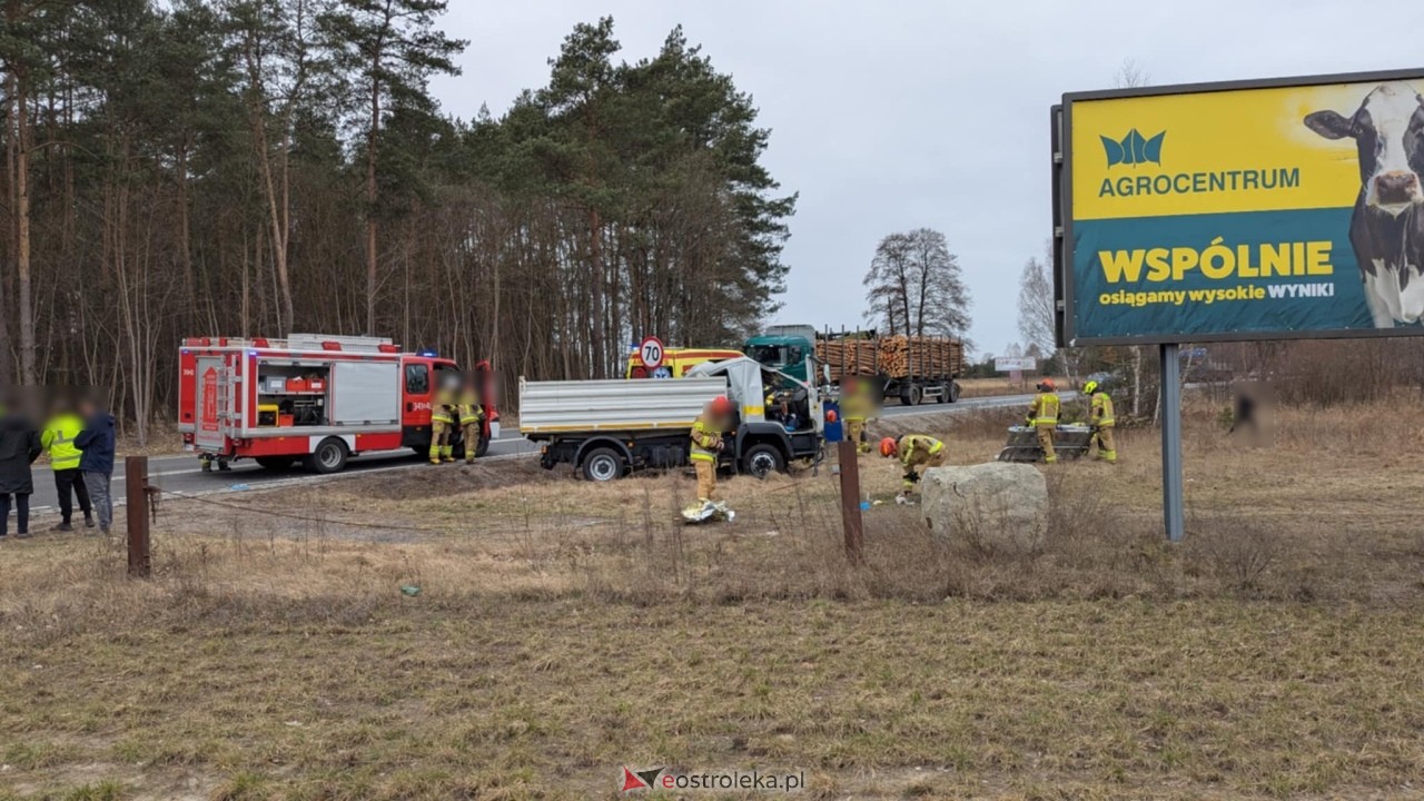 Wypadek w Zabrodziu [18.03.2025] - zdjęcie #18 - eOstroleka.pl