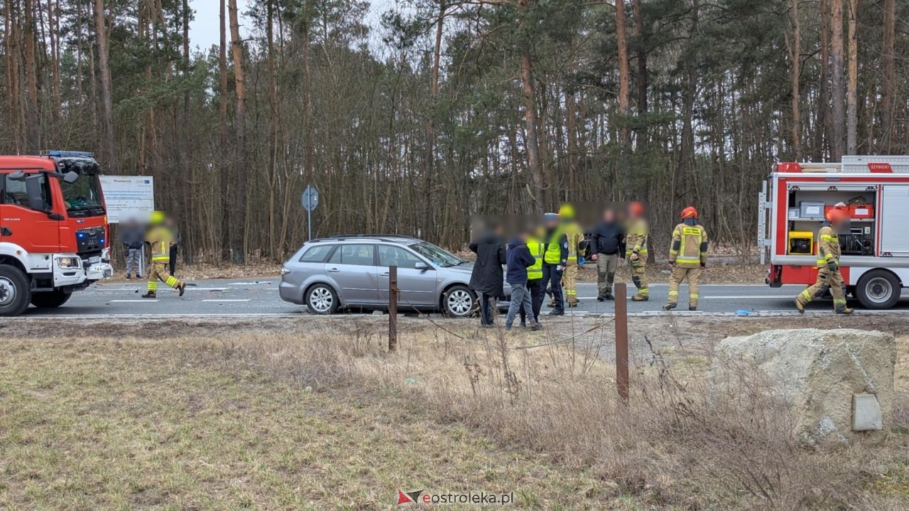 Wypadek w Zabrodziu [18.03.2025] - zdjęcie #16 - eOstroleka.pl