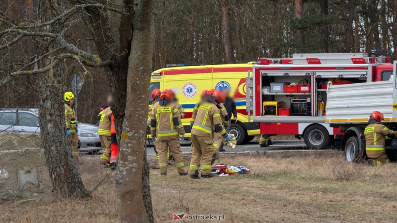 Wypadek w Zabrodziu [18.03.2025] - zdjęcie #37 - eOstroleka.pl