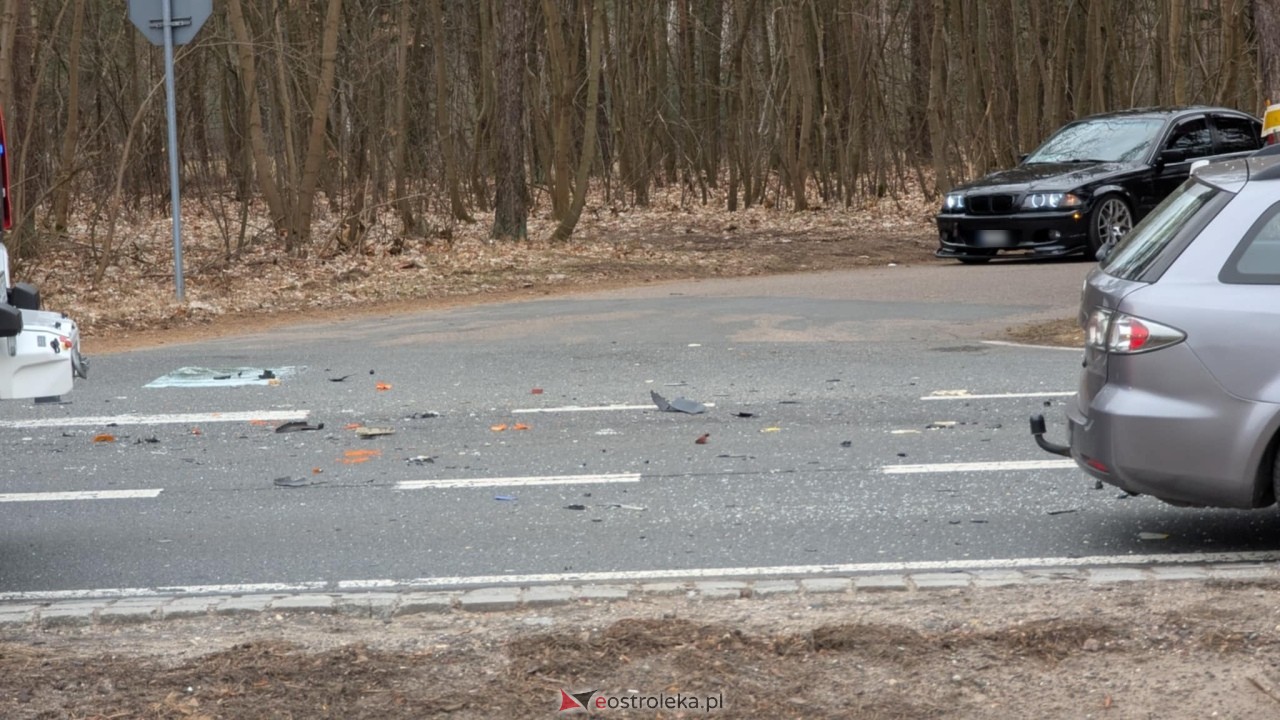 Wypadek w Zabrodziu [18.03.2025] - zdjęcie #1 - eOstroleka.pl