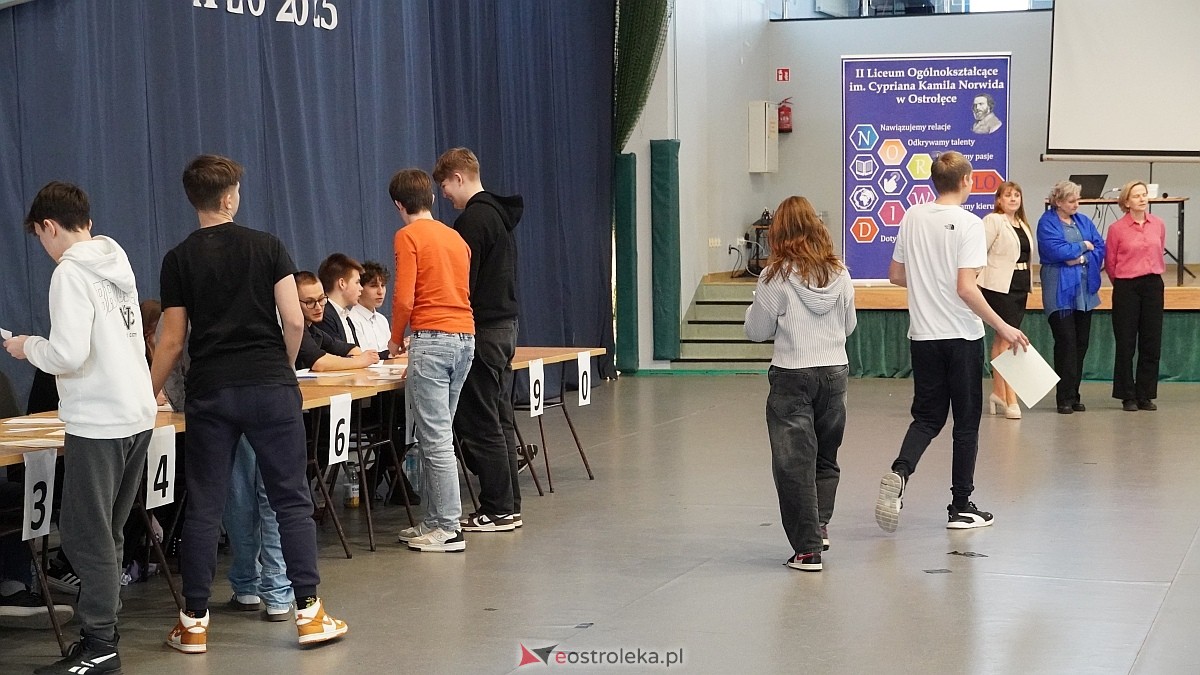 Pocisk 2025 w II LO w Ostrołęce [19.03.2025] - zdjęcie #41 - eOstroleka.pl